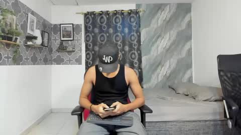 son_hades online show from May 2026 05:09:01 PM