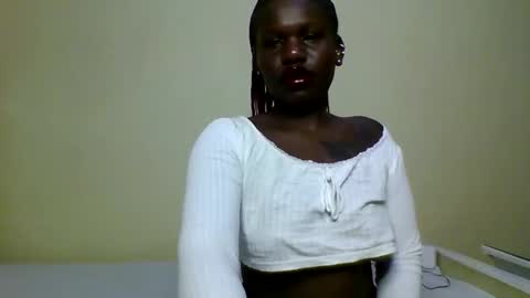 Sonia online show from October 2025 10:53:02 PM