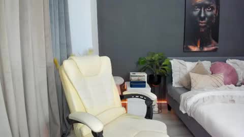 Sonia  Rey online show from October 2025 01:59:02 PM