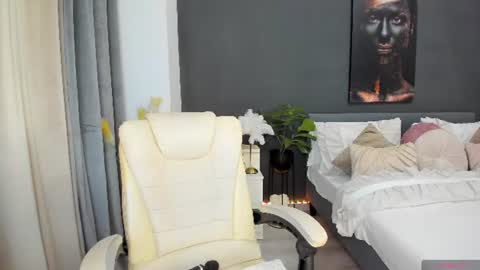 Sonia  Rey online show from July 2026 02:30:01 PM