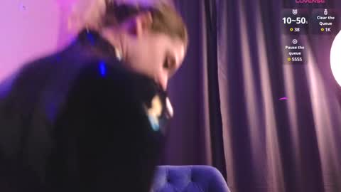 Sonia online show from December 2024 07:11:02 PM