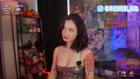 Sonnie online show from November 2025 02:49:01 PM