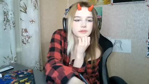 Mila online show from April 2026 07:58:01 PM