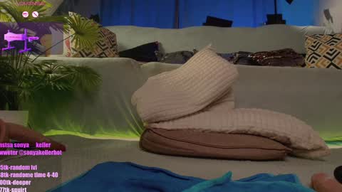 Sonya    online show from October 2025 08:20:02 PM