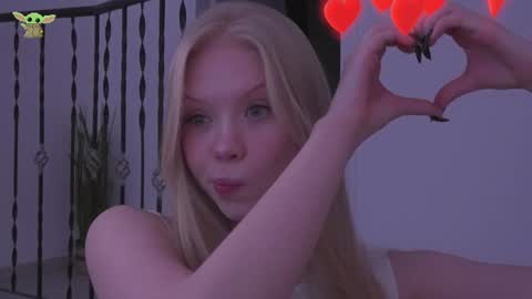 Sonya  Instagram   Twitter sonyaplushgirl  OnlyFans sonyaplush online show from December 2024 08:00:01 PM