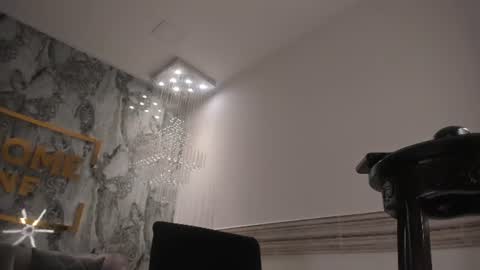 Snapshot of sophi_johnson chatting on June 2026 06:04:02 AM Sophi Johnson online show from June 2026 06:04:02 AM