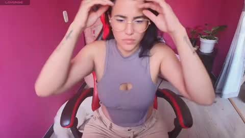 Snapshot of sophi_tay chatting on April 2026 08:01:02 PM Sophi Tay online show from April 2026 08:01:02 PM