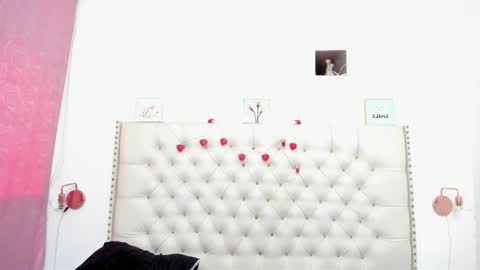 sophia__beauty online show from October 2025 01:56:02 PM