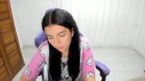 Sara Sophia online show from October 2025 08:07:01 PM