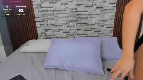 Snapshot of sophia_deluxe18 chatting on March 2026 06:53:01 AM SOFI online show from March 2026 06:53:01 AM