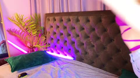 Sophia online show from December 2024 07:35:01 AM