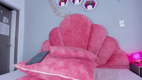 Snapshot of sophia_hoyos_ chatting on January 2025 05:43:02 AM Sophi online show from January 2025 05:43:02 AM