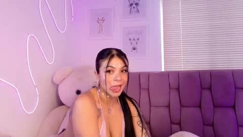 Sophia Carson online show from November 2025 09:46:02 PM
