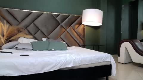 Snapshot of sophia_loreenn chatting on March 2025 03:07:01 PM Sofia online show from March 2025 03:07:01 PM