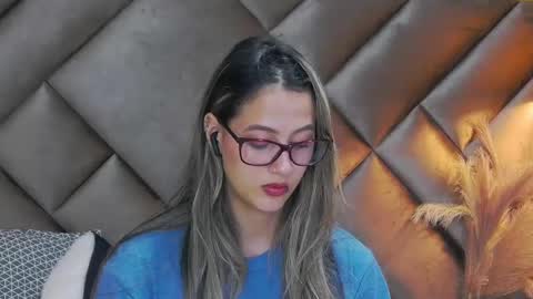 Snapshot of sophia_loreenn chatting on October 2025 01:52:02 PM Sofia online show from October 2025 01:52:02 PM