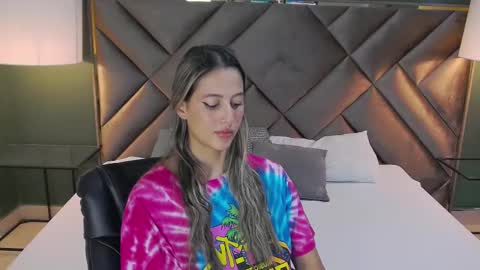 Snapshot of sophia_loreenn chatting on October 2025 02:07:01 PM Sofia online show from October 2025 02:07:01 PM