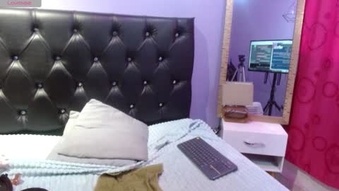 Snapshot of sophia_ny chatting on January 2025 10:24:01 PM SOPHIA online show from January 2025 10:24:01 PM