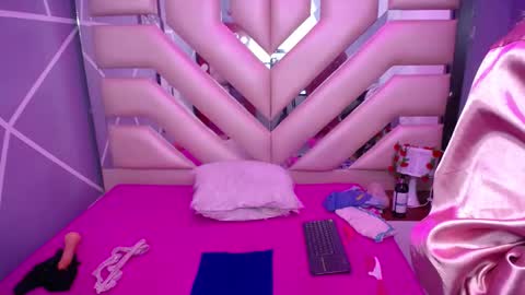 Snapshot of sophia_ny chatting on February 2025 08:38:02 PM SOPHIA online show from February 2025 08:38:02 PM