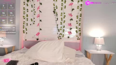  S O P H I A  online show from February 2025 01:40:01 PM