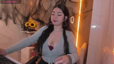 Snapshot of sophia_tf chatting on October 2025 01:30:01 PM Sophia online show from October 2025 01:30:01 PM