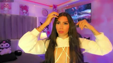 Snapshot of sophia_velarie chatting on April 2026 05:05:02 AM Sophia Velarie online show from April 2026 05:05:02 AM