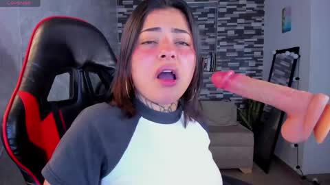 Snapshot of sophiaa_cherry chatting on April 2026 05:30:01 PM Sophia online show from April 2026 05:30:01 PM