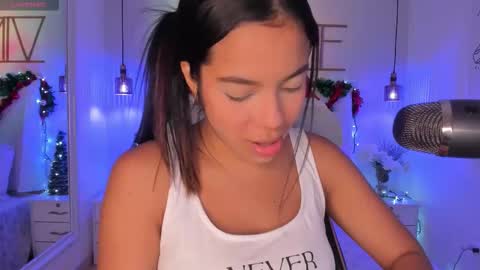 Sophie Hill  online show from December 2025 08:29:01 PM