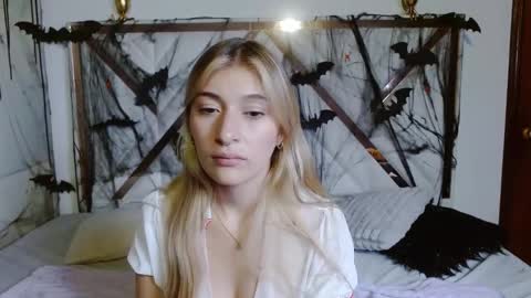 Snapshot of sophiaalee chatting on October 2025 11:12:02 PM SophiaLee online show from October 2025 11:12:02 PM