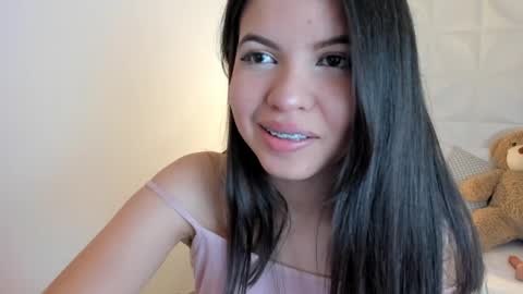 Sophia Howland online show from April 2026 09:50:02 PM