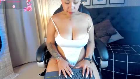 sophie__blare online show from November 2025 07:16:02 PM