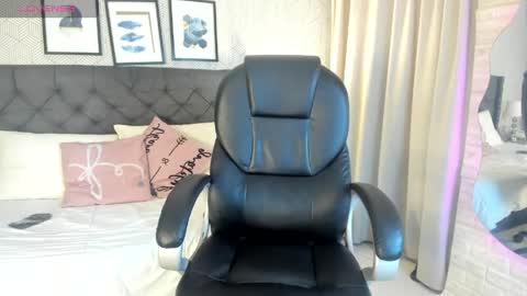 Snapshot of sophie__blare chatting on May 2026 07:20:02 PM sophie__blare online show from May 2026 07:20:02 PM