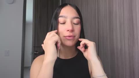 Snapshot of sophie_bbs chatting on September 2025 01:45:02 PM Sophie online show from September 2025 01:45:02 PM