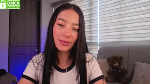 Snapshot of sophie_bbs chatting on January 2026 05:27:02 PM Sophie online show from January 2026 05:27:02 PM