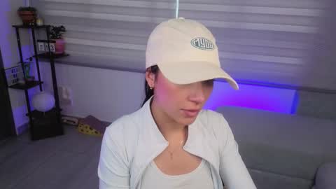 Snapshot of sophie_bbs chatting on February 2026 07:43:01 PM Sophie online show from February 2026 07:43:01 PM