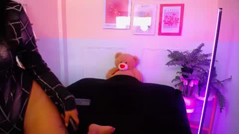 Snapshot of sophie_benet_ chatting on June 2026 11:31:01 AM Sophie online show from June 2026 11:31:01 AM