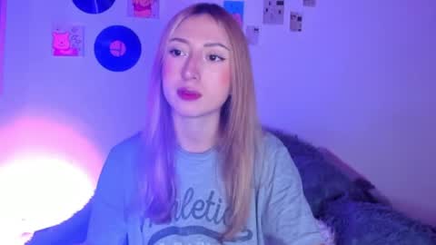 Snapshot of sophie_collins13 chatting on April 2026 07:41:01 AM Sophie online show from April 2026 07:41:01 AM