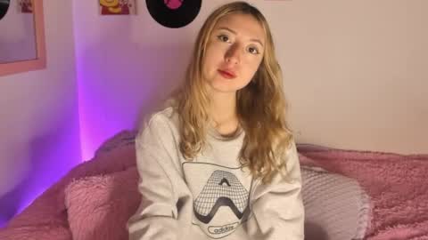 Snapshot of sophie_collins13 chatting on April 2026 07:34:01 AM Sophie online show from April 2026 07:34:01 AM