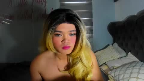 Snapshot of sophie_cutie03 chatting on December 2025 04:29:01 AM sophie_cutie03 online show from December 2025 04:29:01 AM