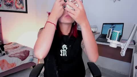 Snapshot of sophie_dolly_ chatting on April 2026 04:16:01 PM sophie doll online show from April 2026 04:16:01 PM