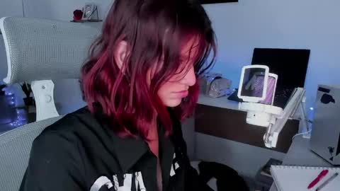 Snapshot of sophie_dolly_ chatting on April 2026 08:46:02 PM sophie doll online show from April 2026 08:46:02 PM