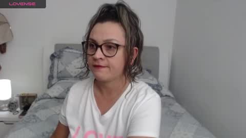 Snapshot of sophie_lopez1 chatting on January 2025 03:29:01 AM Sofa online show from January 2025 03:29:01 AM