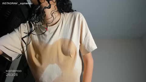 Snapshot of sophie_moo chatting on March 2026 12:01:02 PM Sophie online show from March 2026 12:01:02 PM