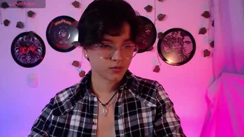 Snapshot of sophie_ross1 chatting on October 2025 01:08:02 AM sophie_ross1 online show from October 2025 01:08:02 AM