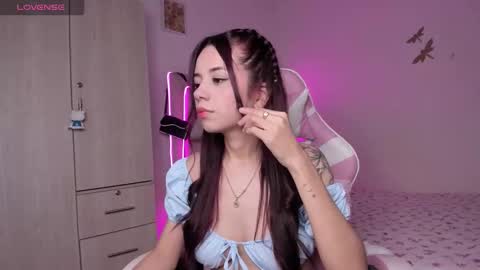 Sophie online show from September 2025 05:22:02 AM