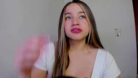 Snapshot of sophie_spencer1 chatting on April 2026 03:40:02 AM sophie_spencer1 online show from April 2026 03:40:02 AM