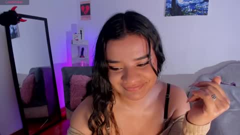 Snapshot of sophie_t_ chatting on May 2026 08:28:01 PM Sofia online show from May 2026 08:28:01 PM