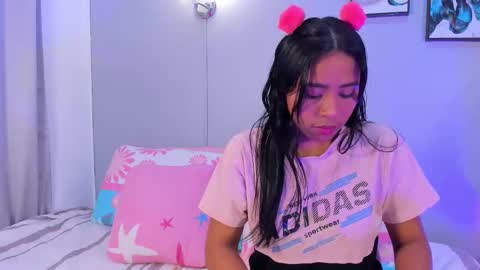 Snapshot of sophie_w1 chatting on November 2025 12:34:01 PM sophie_w1 online show from November 2025 12:34:01 PM