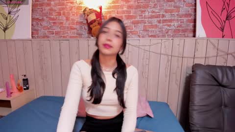 Snapshot of sophiebenson_ chatting on December 2024 12:13:02 PM Sophie online show from December 2024 12:13:02 PM