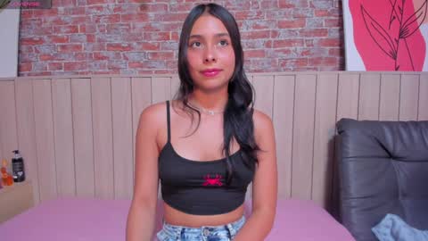 Snapshot of sophiebenson_ chatting on January 2025 06:14:01 PM Sophie online show from January 2025 06:14:01 PM