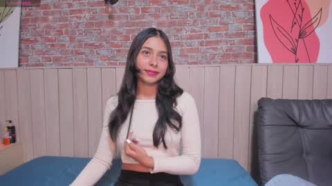 Snapshot of sophiebenson_ chatting on February 2025 03:52:02 PM Sophie online show from February 2025 03:52:02 PM